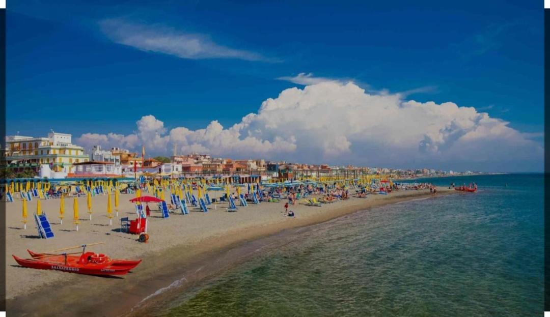 Ferienwohnung Attico Granelli Di Sabbia Lido di Ostia Exterior foto